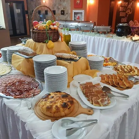 At Dream בנסקו